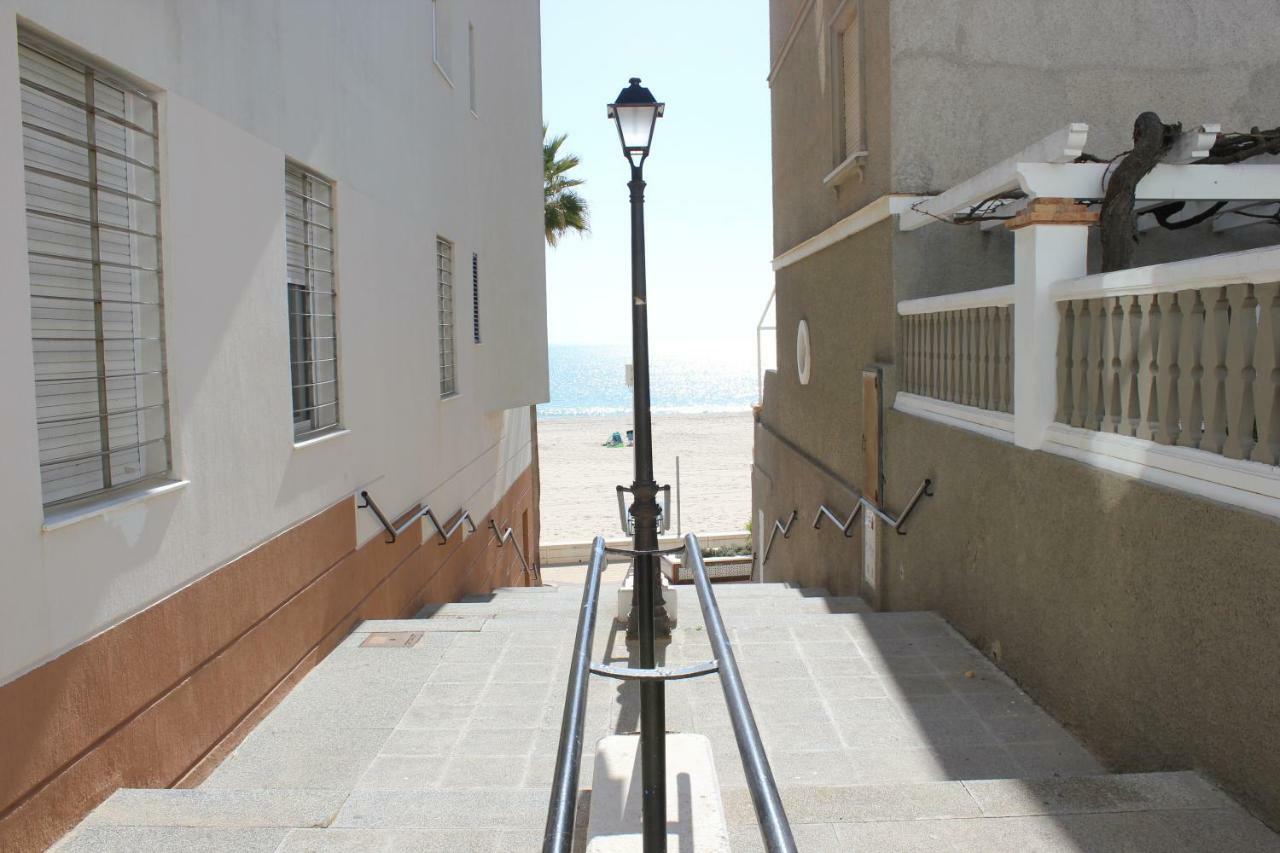 Apartamento Puerta Al Mar Apartment Rota Exterior photo